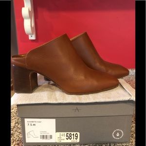 Aquatalia leather mules in cognac color size 7,5